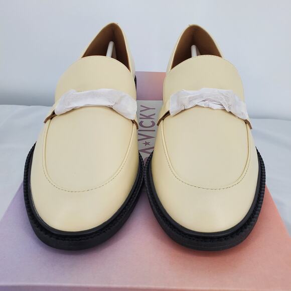 Lisa Vicky‎ Womens Size 8 Zany-V Loafers Natural Sheep Napa Leather New In Box - Picture 5 of 9